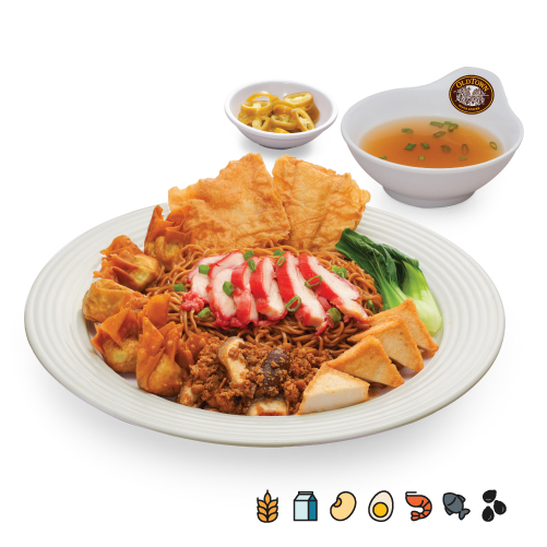 SUP4 Supreme BBQ Chicken & Fried Wantan Dry Egg Noodles